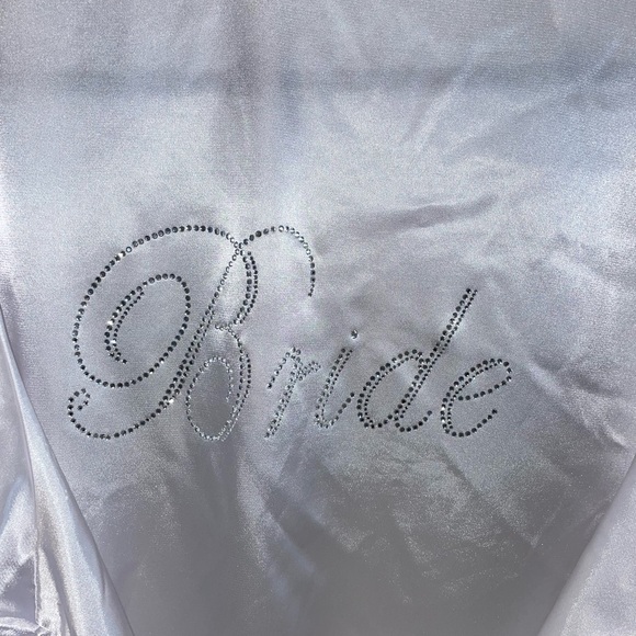 Silky white Bride Robe - Picture 6 of 6